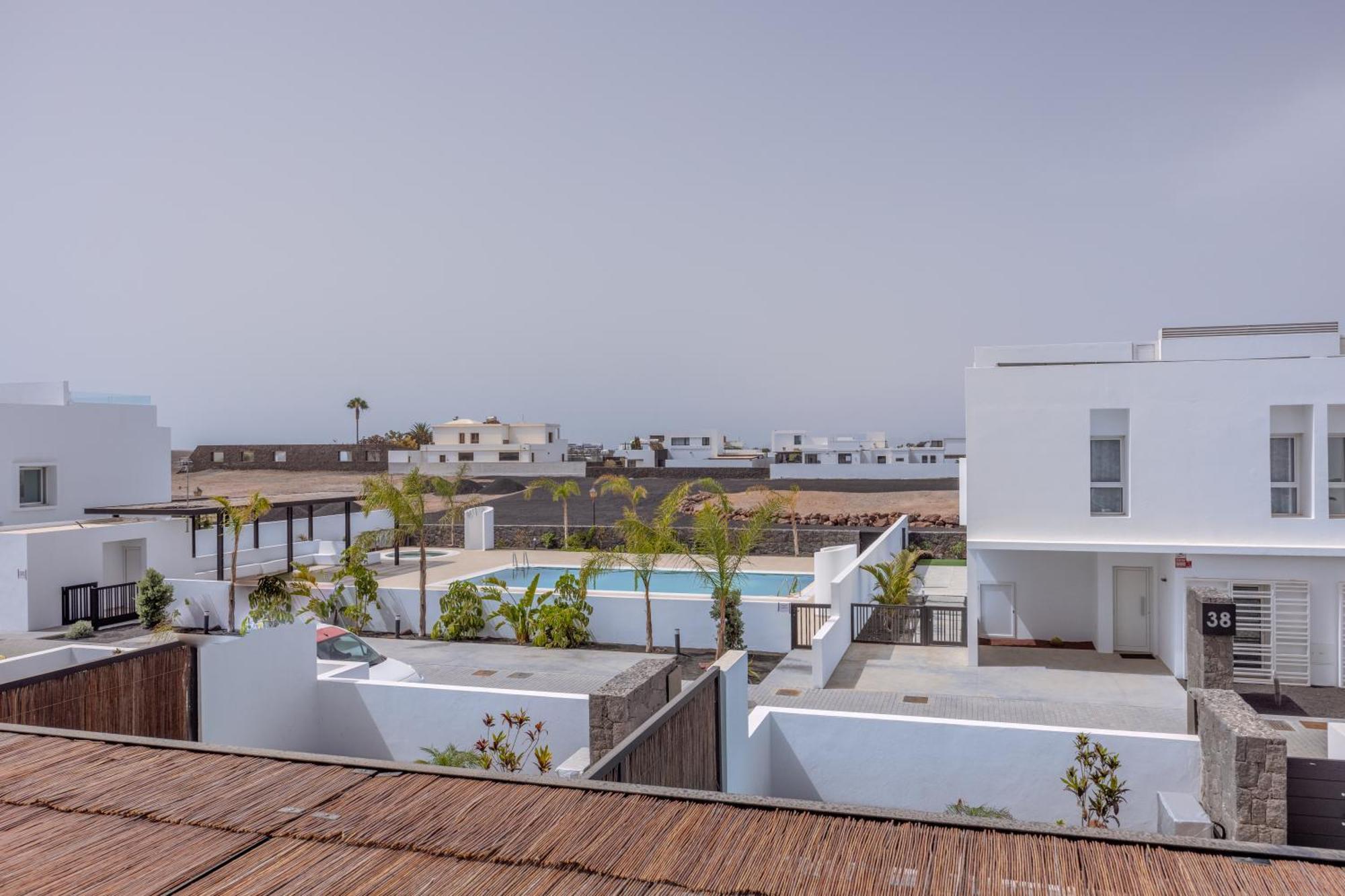 Serena Holiday Homes By Livvo プラヤ・ブランカ エクステリア 写真