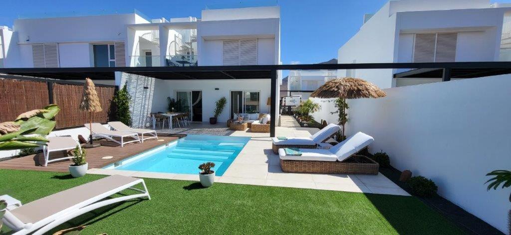 Serena Holiday Homes By Livvo プラヤ・ブランカ エクステリア 写真