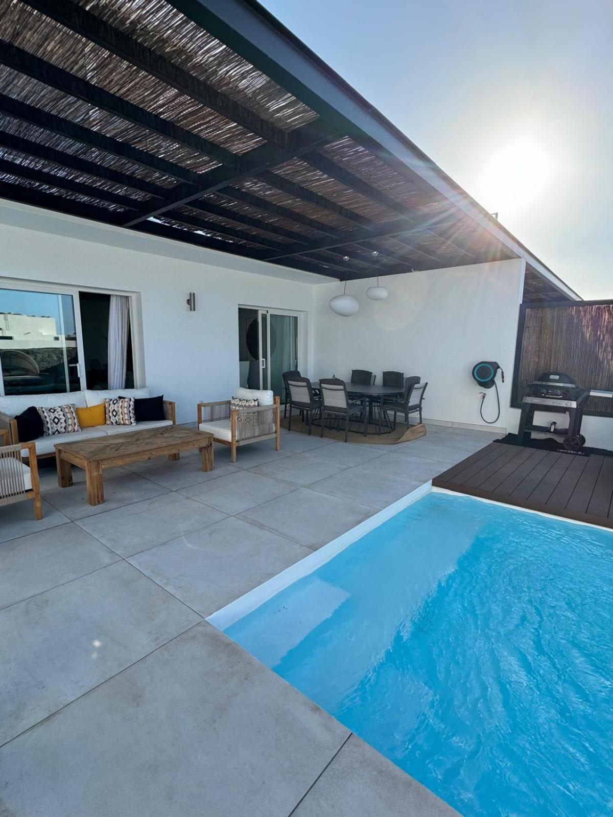 Serena Holiday Homes By Livvo プラヤ・ブランカ エクステリア 写真