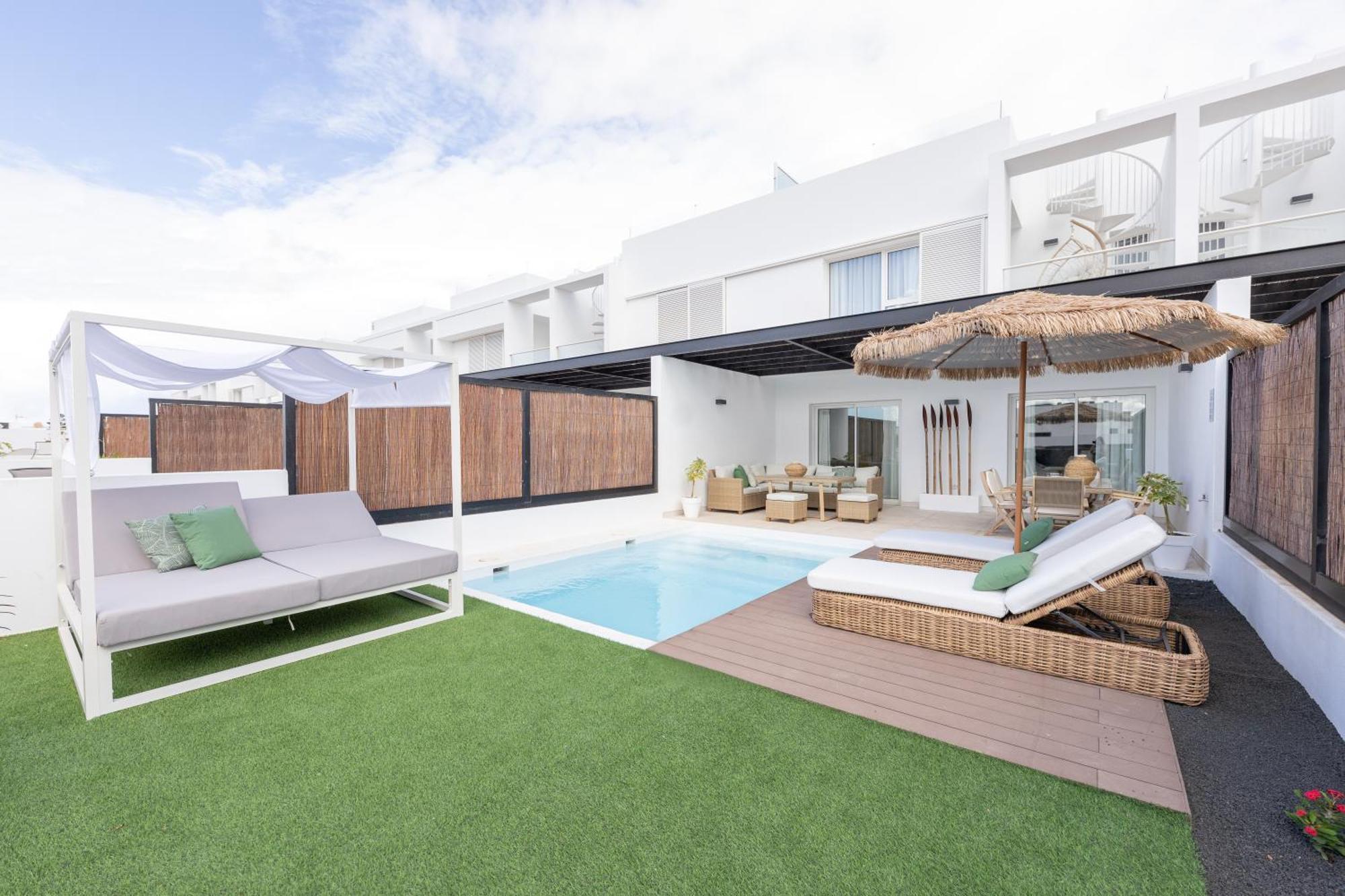 Serena Holiday Homes By Livvo プラヤ・ブランカ エクステリア 写真